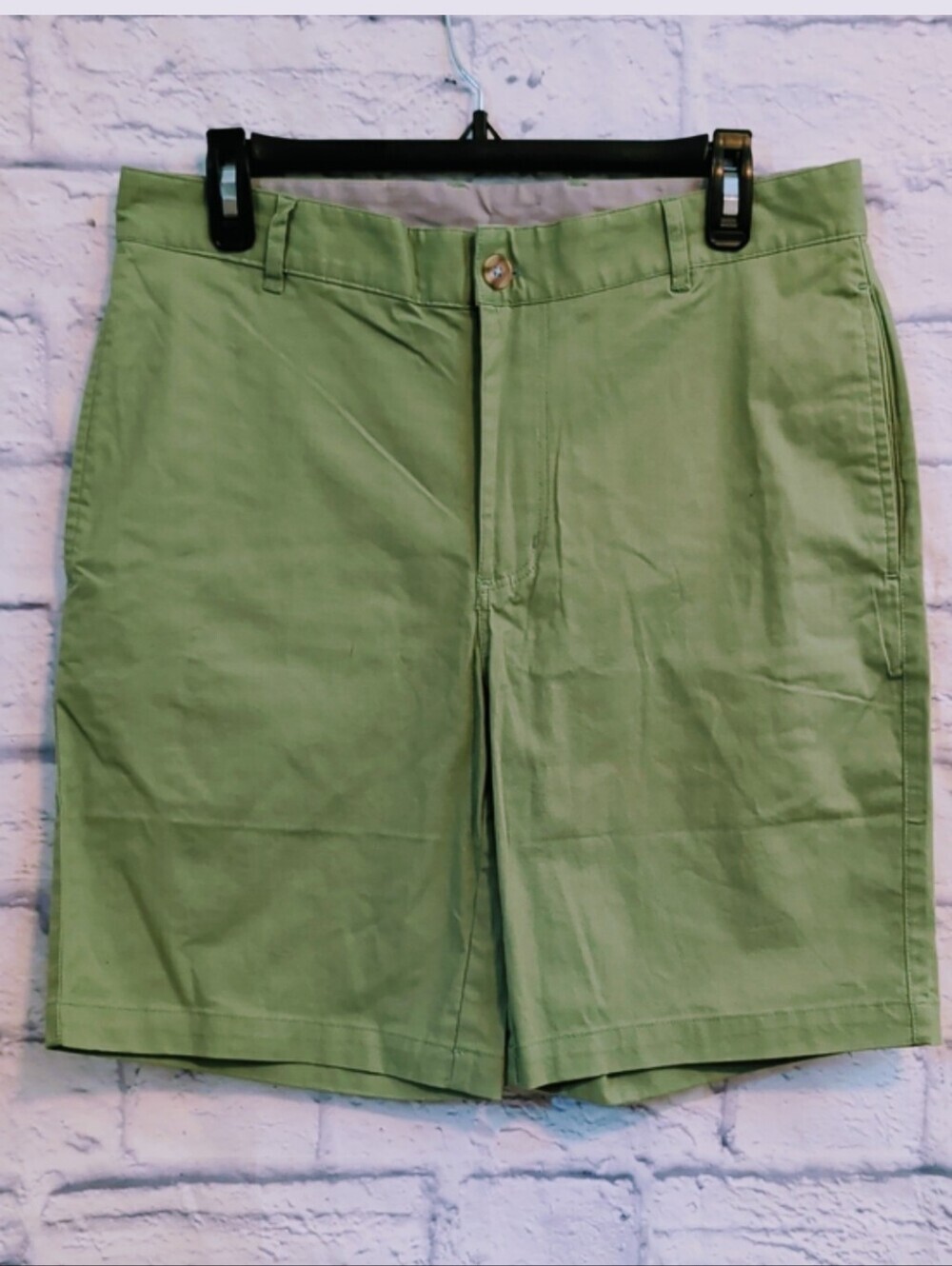Tailorbyrd Green Flat Front Men's Chino Style Shorts - Size 32